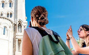 due studentesse della scuola Azurlingua a Nizza