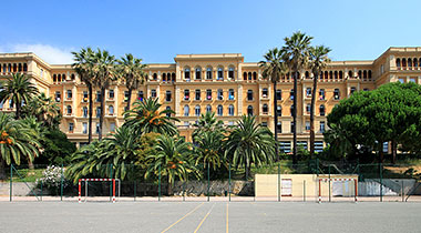 Facciata del campus Parc Imperial a Nizza - scuola di francese Azurlingua