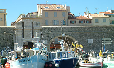 Centre International d'Antibes, la scuola al porto