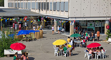 Esterno del campus Leonardo da Vinci a Antibes