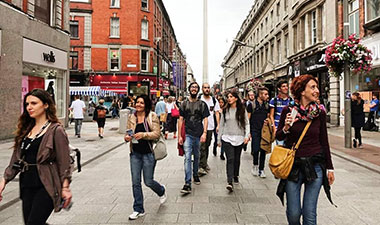 Passeggiata nel centro di Dublino il primo lunedì di corso