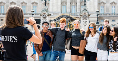 Escursione, foto di gruppo a Londra, scuola Bede's