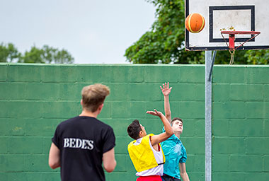 partita di basket - College Bede's Summer School