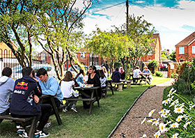 studenti della scuola di inglese OISE a Newbury