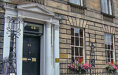 Ingresso della scuola a Edimburgo