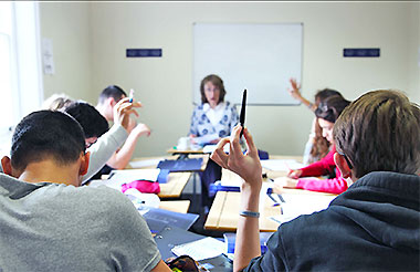 Soggiorni studio OISE in Inghilterra - classe di 8 allievi massimo